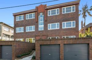 Garage 1/4 Powell St, Neutral Bay